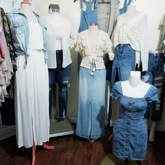 Shop these items in my closet! Like an item? Send me your Offer! - Picture 4 of 16